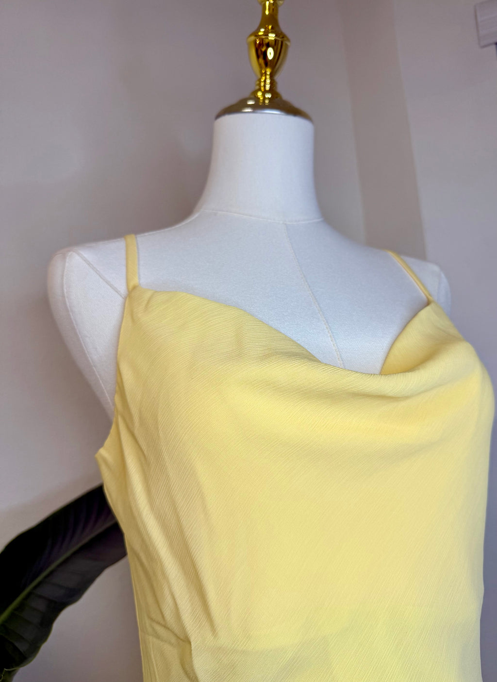 Sunshine Maxi Dress — Dress Sol y Arena Boutique, three-quarter neckline detail