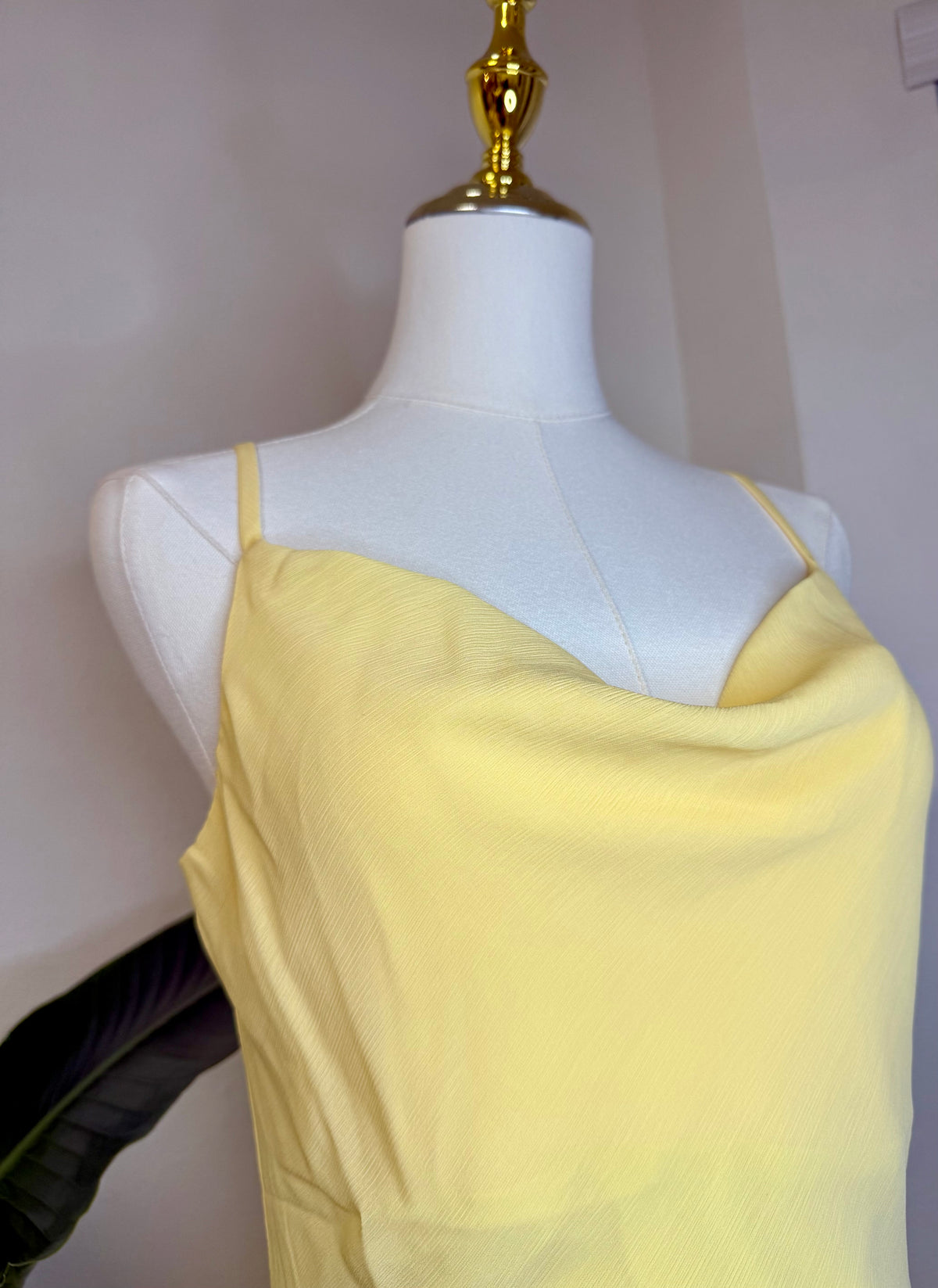 Sunshine Maxi Dress — Dress Sol y Arena Boutique, three-quarter neckline detail